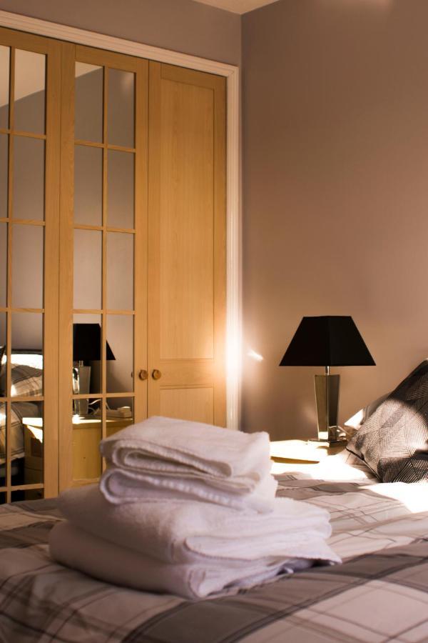 The Bell Apartment. Modern, Stylistic & Luxurious 福尔柯克 外观 照片